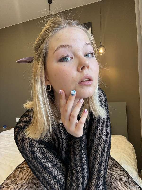 mm so shy baby girl got home from uni! 💚
it was not good day cus i had some mini exam in English 
I’m always trying to be best girl in class u know that hun?🤭
but today was sooo ridiculous situation with my teacher omg

♡ #cute #schoolgirl #teen #nextdoorgirl #gfe #college #young #smallboobs #tiny ♡