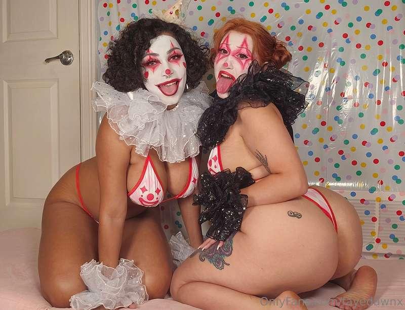 Clown BJ with Bunni Black or Strap content with Sirena for f..