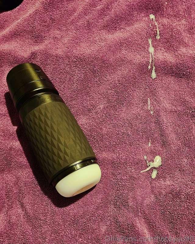 I got sent a toy to review. Unlock to see it vibrate and suc..