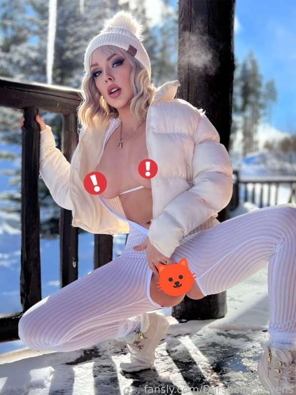 I’M NAKED IN THE SNOW 🥵☃️ See how perky my nips are, I unzip my snow suit in ways to reveal both my glorious tits and pretty pussy to you. I touch myself, grab my BOOBS, give you a little smirk, turn around and stick my ass in your face. The zipper goes all the way down and around the back. This is one of my absolute favorite sets ever. I feel so pretty, and it would mean the world to me if you got to enjoy it too. 🥰  **ALL IMAGES COME UNCENSORED ONCE UNLOCKED**

LOVE YOUUUUU