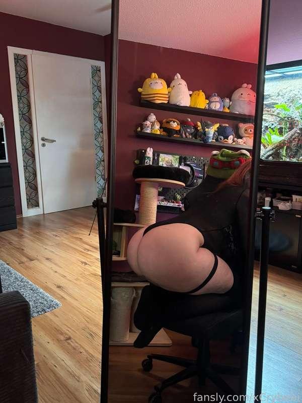 xcrybebi image #0