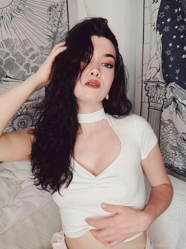 hecatewhitewitchfree image #1