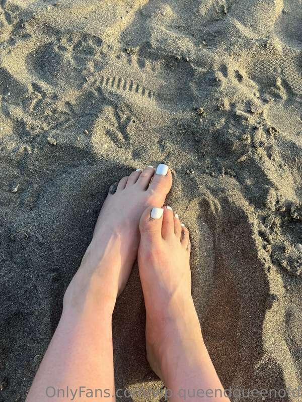 I want to rub my feet in the sand against yours baby