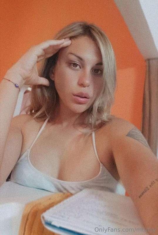 studying is difficult! Do you approve if I give you a kiss?