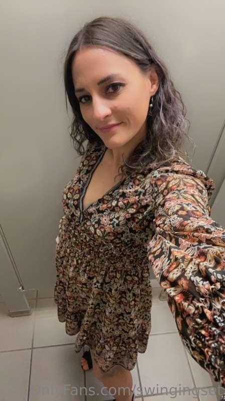 Happy Hump Day sexy friends! Made plans for Friday, everyone..