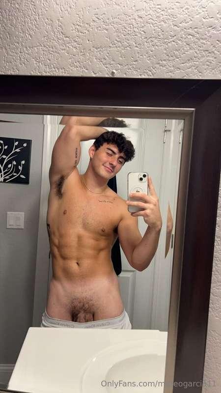 u guys need to sub to my friend mason... hes a 20 yo college..