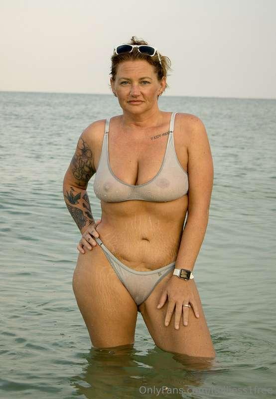 holliess1free image #6