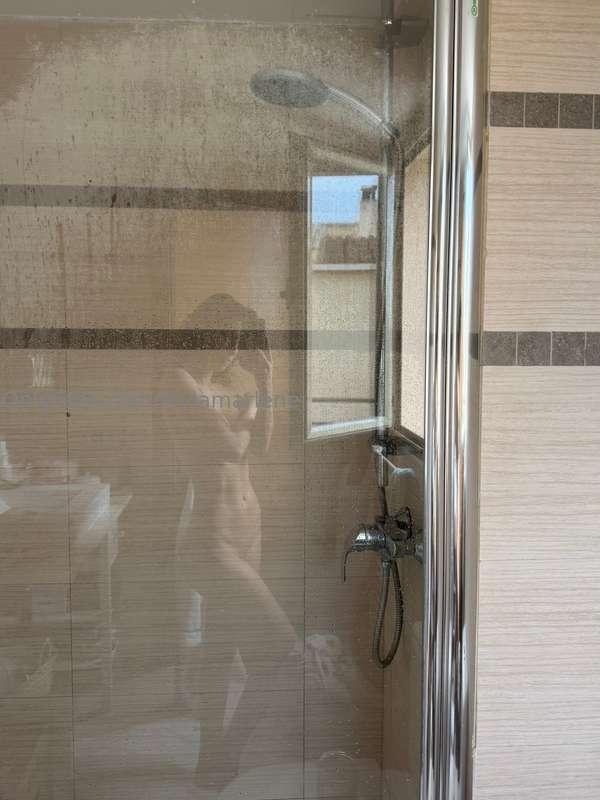🇮🇹 La casa piena di scatoloni ma i selfie in bagno non manca..
