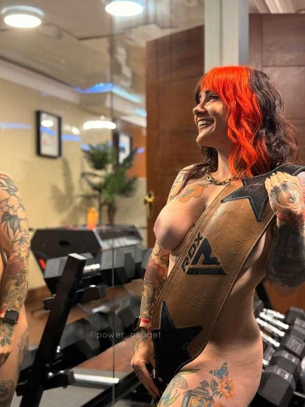 When your lifting belt cracks a joke mid session