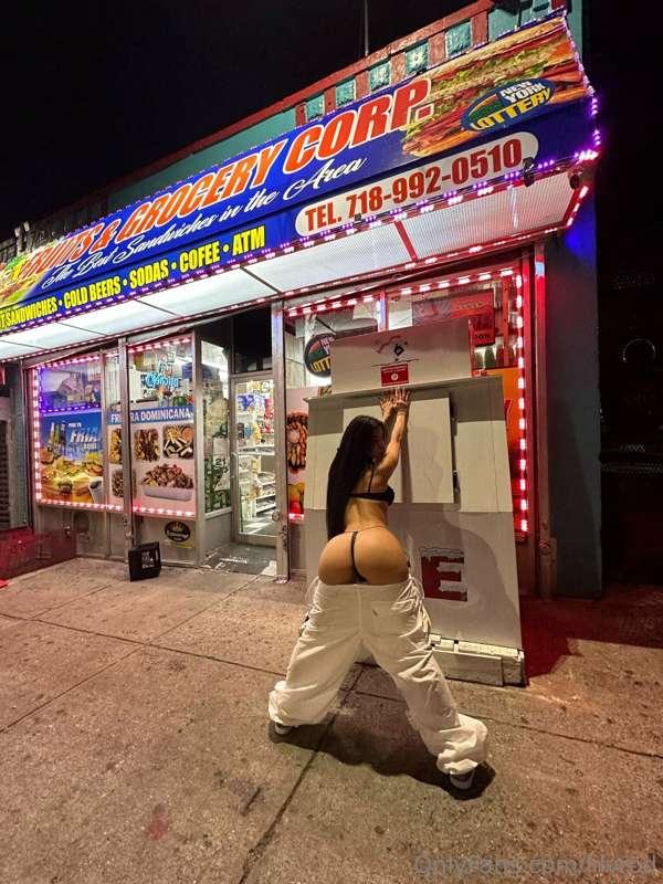 All panties aside its ***Hump Day🐪*** and i wanna show you w..