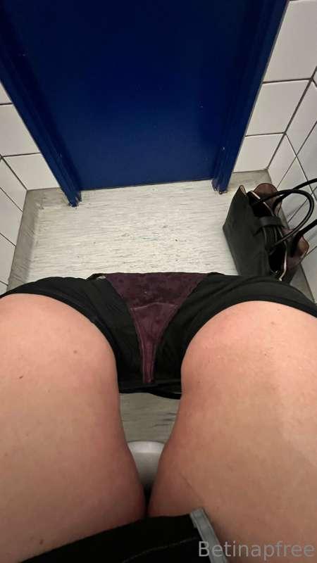 I need  your cock!! 🍆🥵🥵

(6:00 pm post)