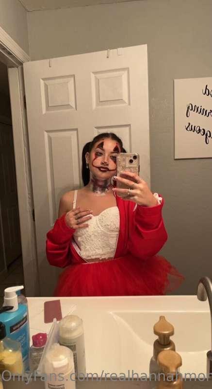 🎃 any costume ideas? what do u guys wanna see me in? 👻