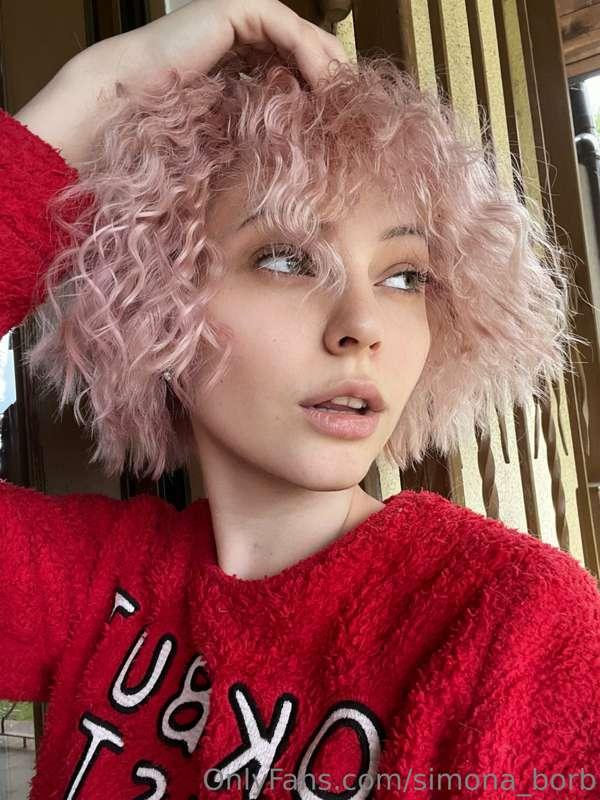 How do you like to experiment with your hair? 😉