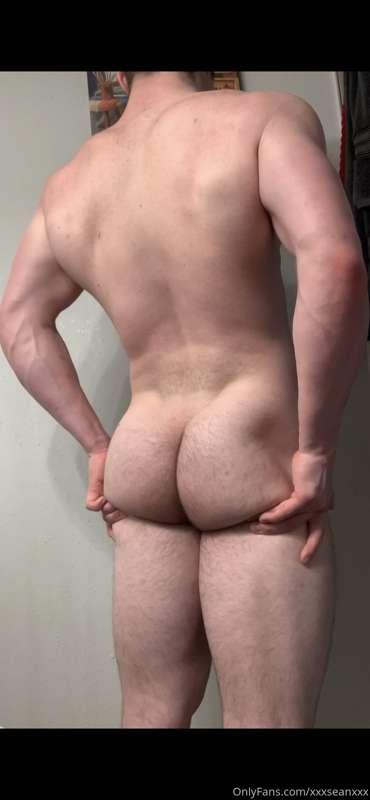 Someone say glutes? No? Okay Nevermind ima just leave this h..
