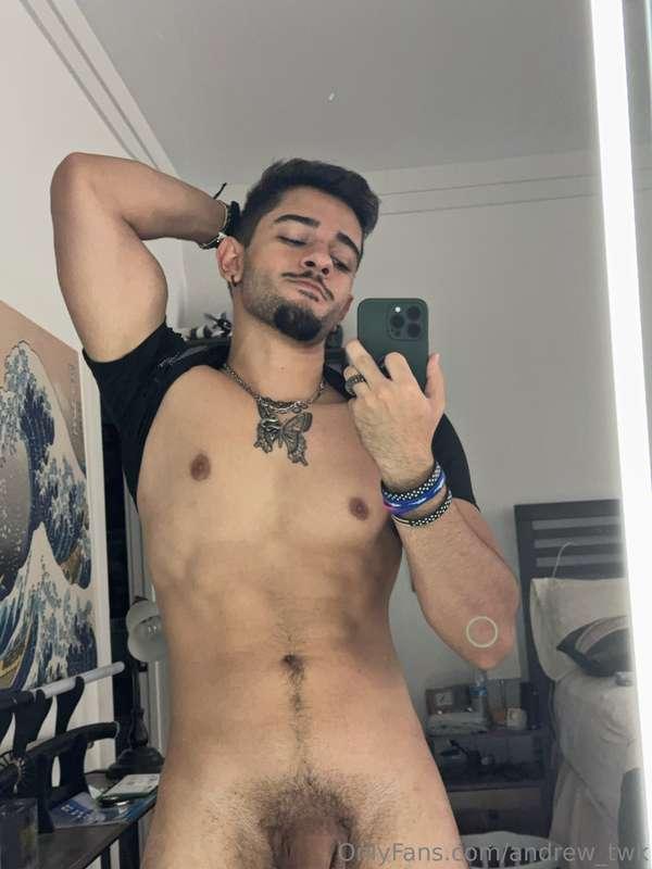 too big for the entire photo 👀