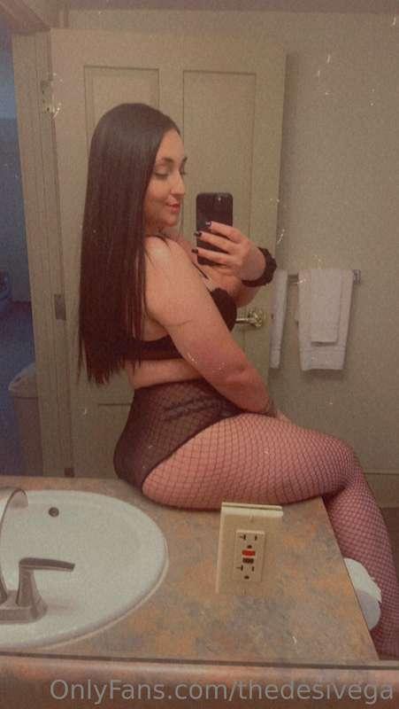 Who likes fishnets?