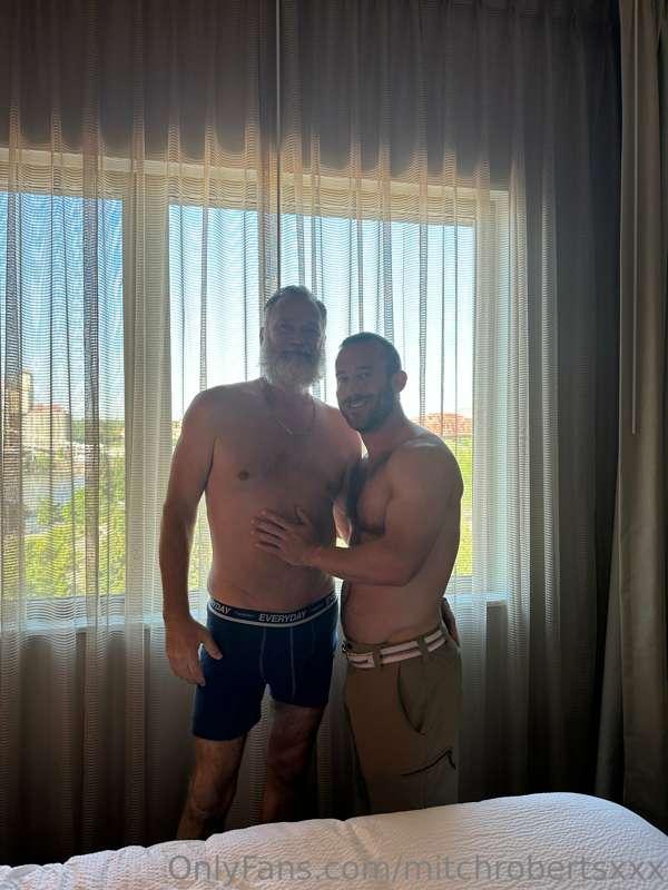 mitchrobertsxxx image #1