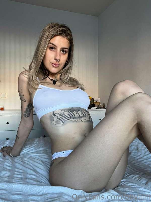 WANNA PLAY ?? 🥵