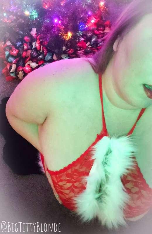 bigtittyblonde image #3