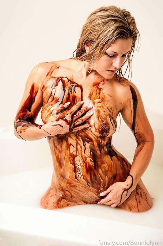 Dessert Anyone???😏🍓🍫😽🍊😜💦