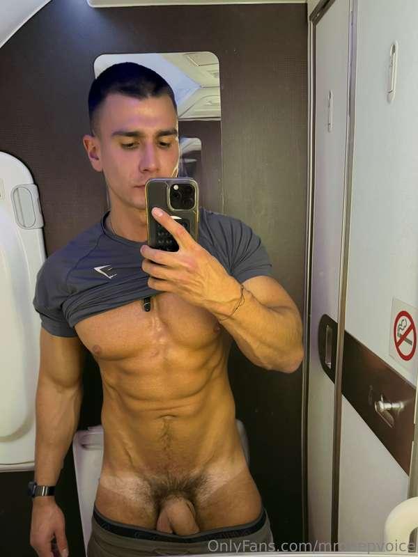 Annnnnd I’m on my way to Mexico again!! 😱 🇲🇽 🎉 ✈️ 🚽 obviousl..