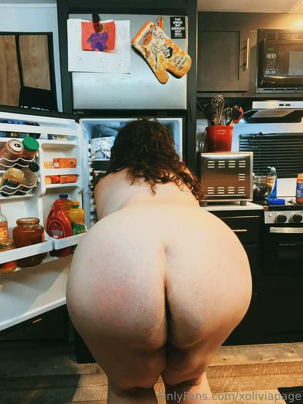 Getting a midnight snack post session 🤤