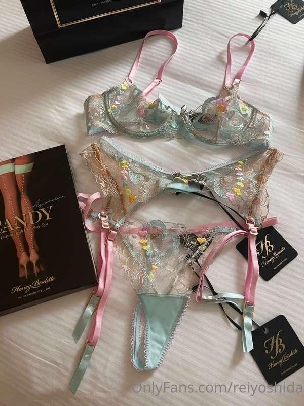 Got this beautiful lingerie set today in London 🥰