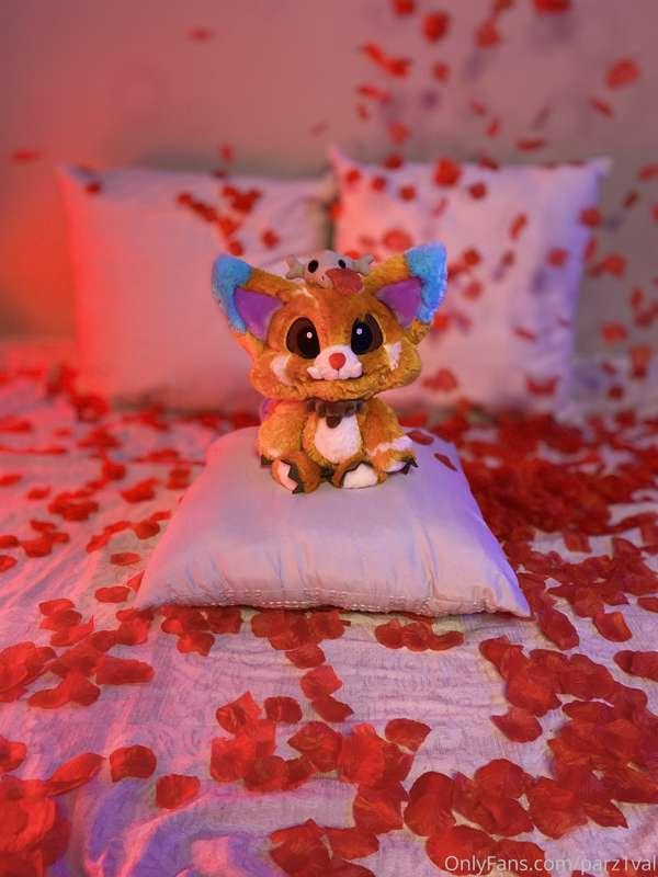 @Nichxxle has been working on special Valentine's Day conten..