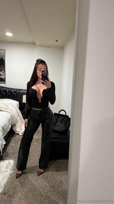 Don't forget i’m going live at 9:45pm est ❣️ let’s make this..
