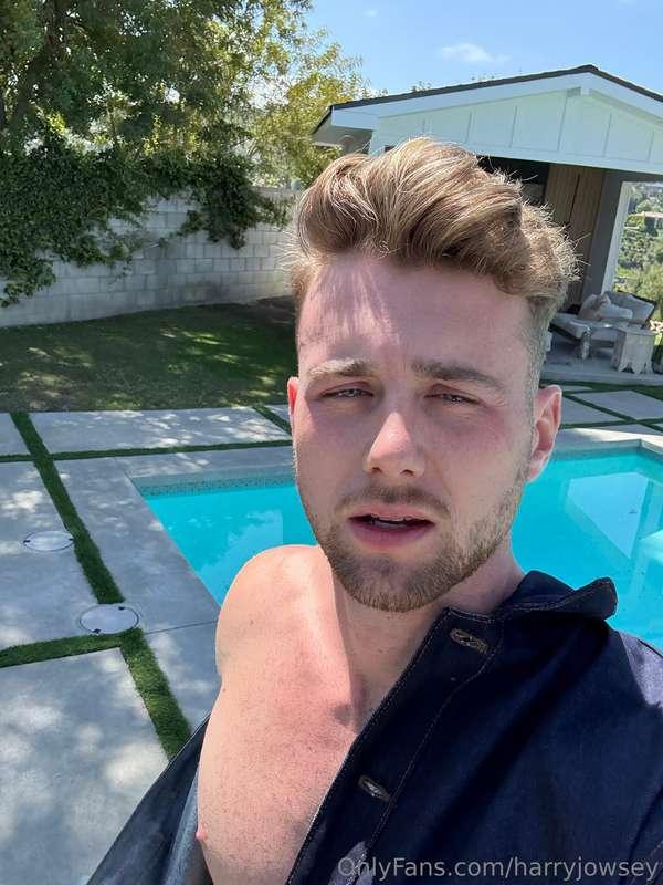 Let’s go skinny dipping 🏊‍♂️😉