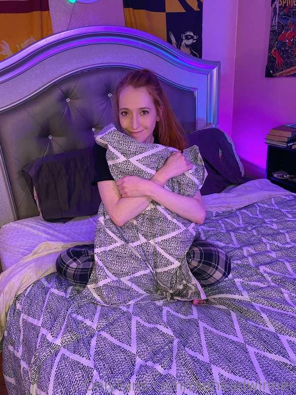 Im finally able to log back into onlyfans!! 🥰 the site was d..
