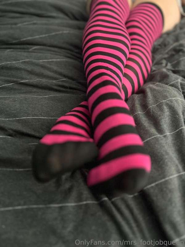 mrs_footjobqueen image #5