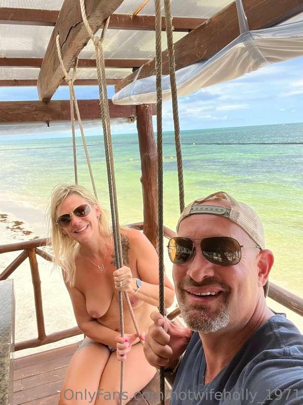 Hello from Desire Resort in Mexico🇲🇽 Hubby and I wanted  to ..