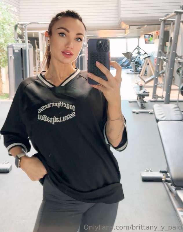 The gym is my second "home"! 💪 Decided to push myself to the..