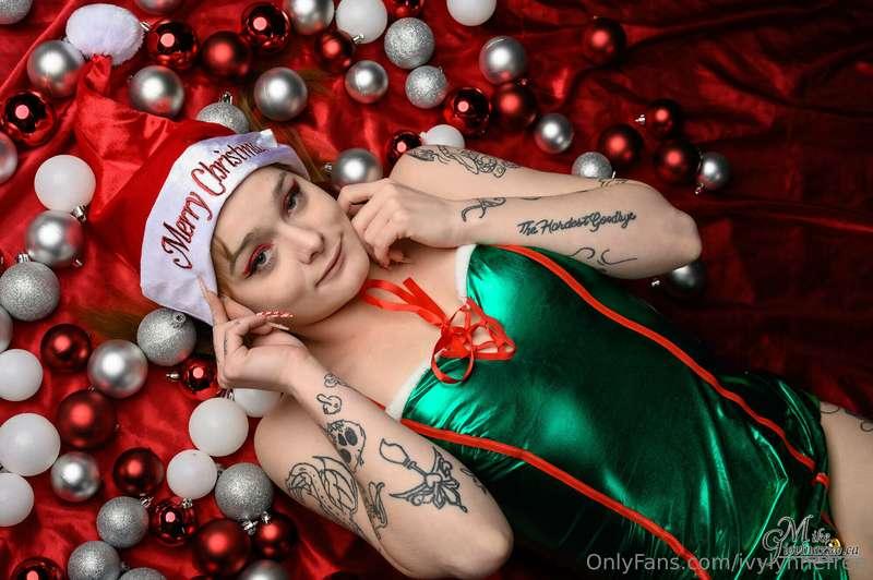 Merry Christmas everyone 🥰 been working hard check my paid o..