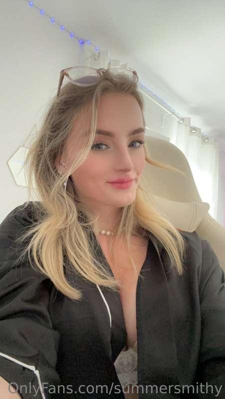 3 things you might not have known about me:🥰

1. I can be ve..