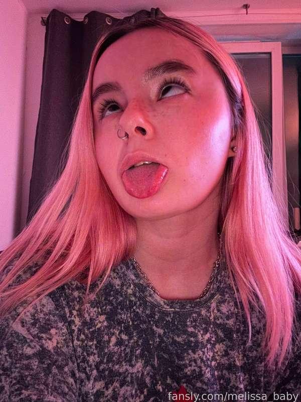 ~ hey :3 don’t be shy to dm me 💓 i have better convos with my subs tho :3 i love to make new friends! try to write me and maybe u will be my next sub ⛓️

#18 #petite #loli #young #amateur #egirl #alt #cutegirl #cute #gamergirl #teen #ahegao #tongue #selfie #face #crossedeyes



