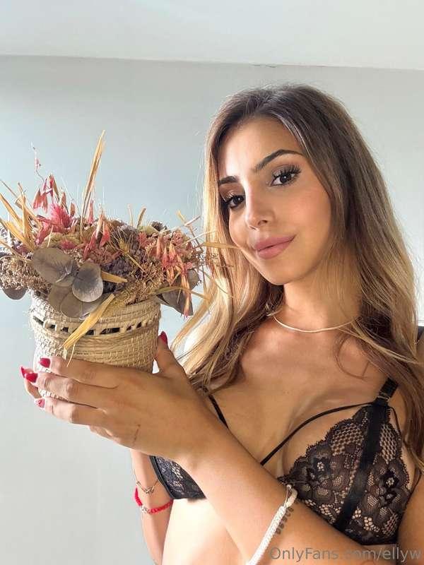 First day of Spring and I’m feeling flirty... join me for a ..