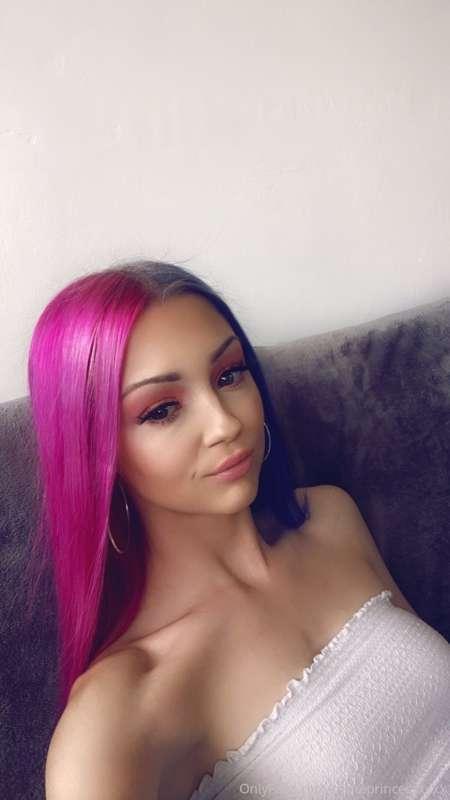 Hey guys🥰 I’m doing filthy cam shows tonight through Skype t..