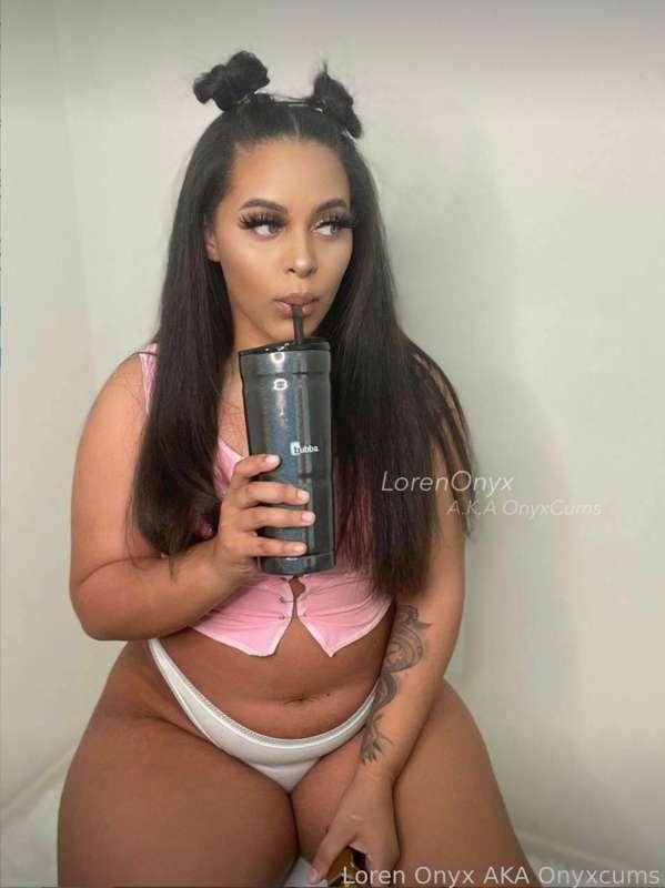onyxcums image #0