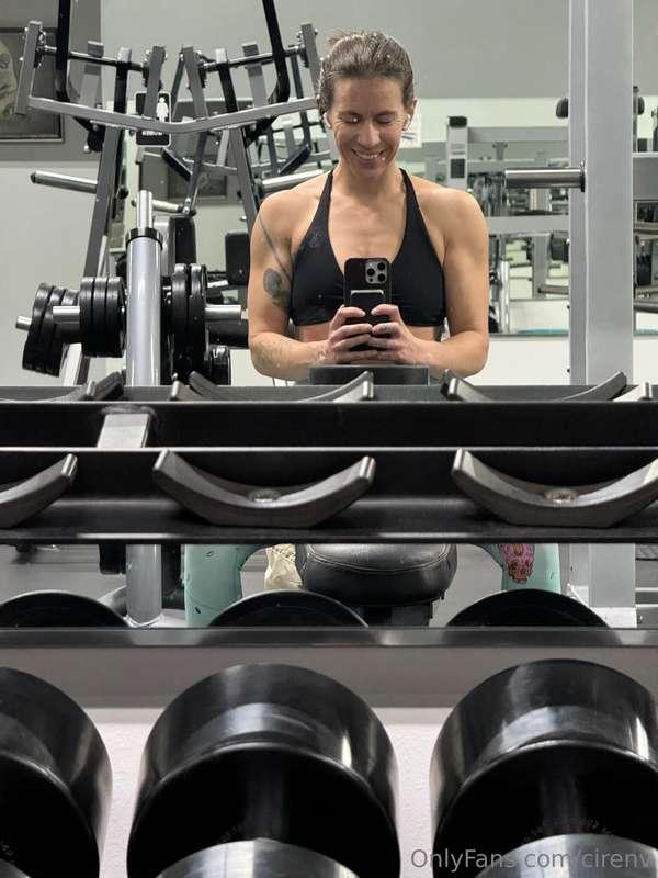 Love seeing the progress of my hard work at the gym 💪