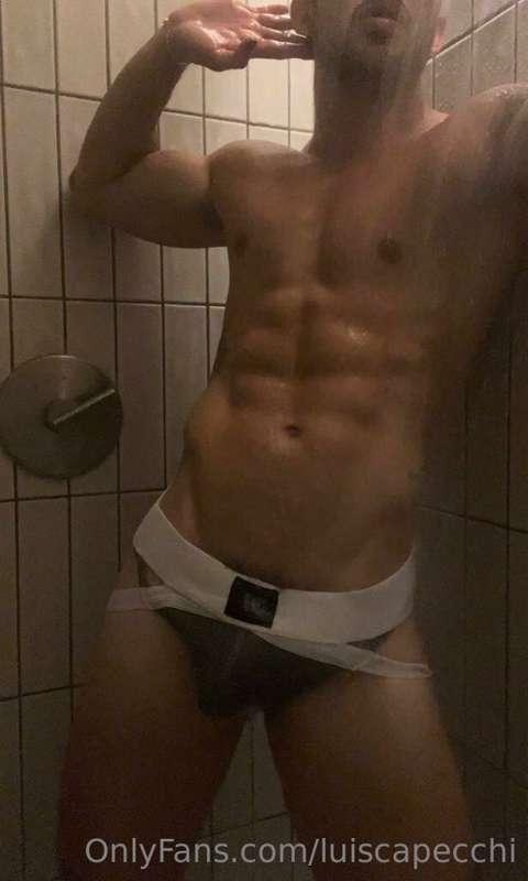 Cum shower with me 😉 Brought the phone in the shower so you ..