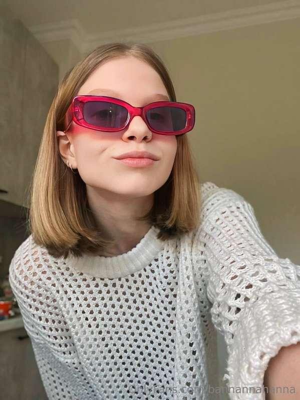 Pink glasses on, mood set to "don’t take life too seriously"..