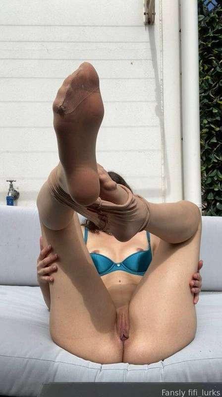 fifi_lurks image #2