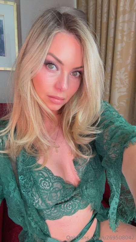 Green outfit for some d ratings 