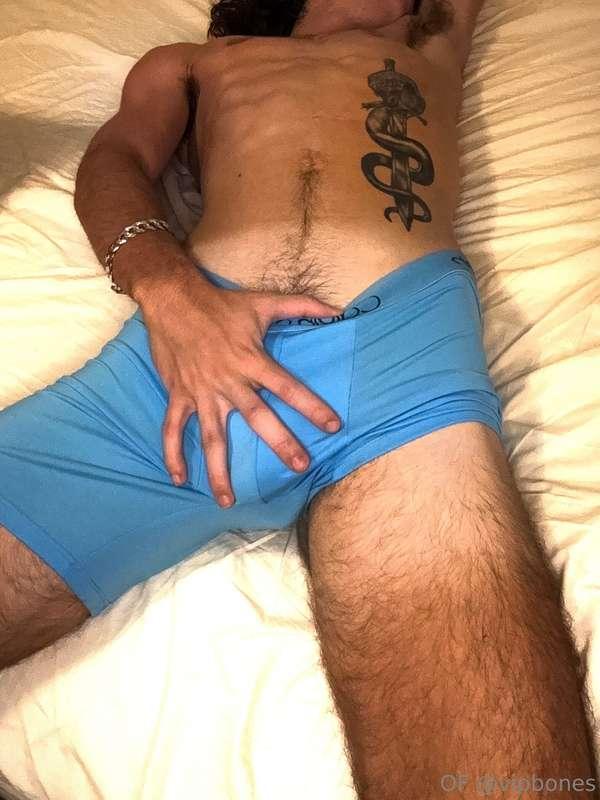 u come home to ur college bf sleeping like this.. wyd?😘