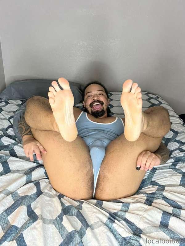 Suck on my toes in missionary 🥵