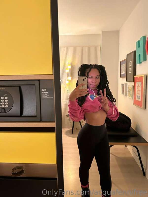 Finally in Spain! Tip me so I can buy more of these chocolat..