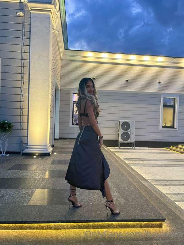 Sexy and classy! 💋