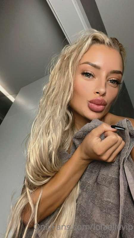 lolaellevip main image